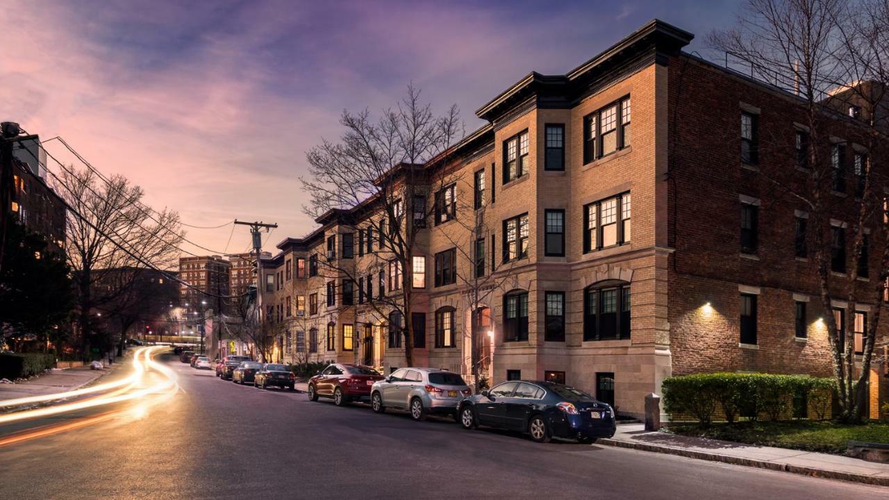 A Stylish Stay W/ A Queen Bed, Heated Floors.. #26 Brookline Exterior photo